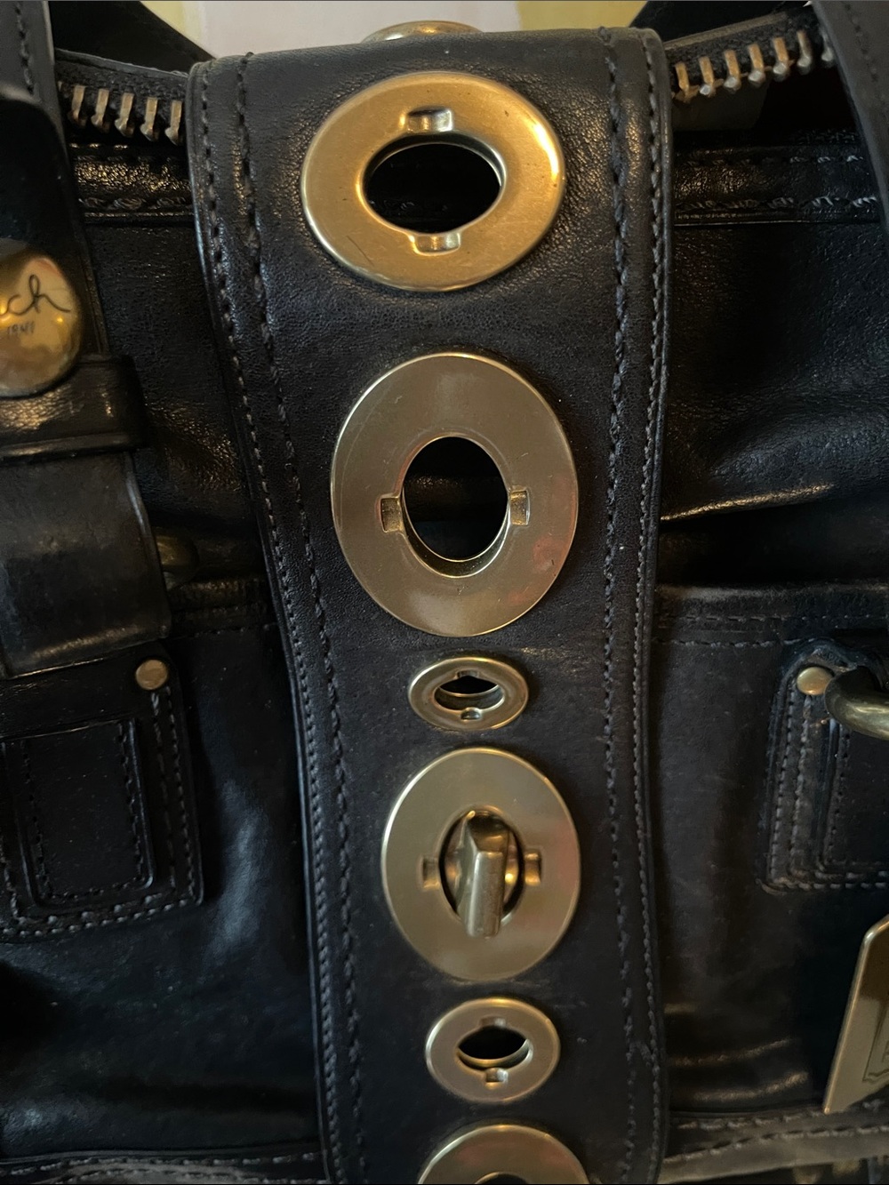 Coach Legacy Leather Lily Satchel in Black with brass hardware - Picture 3 of 11